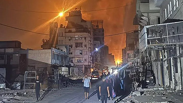 פצצות תאורה בעזה