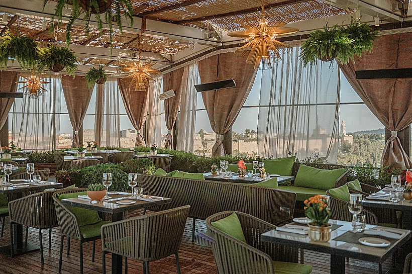 סוכות במלון ממילא