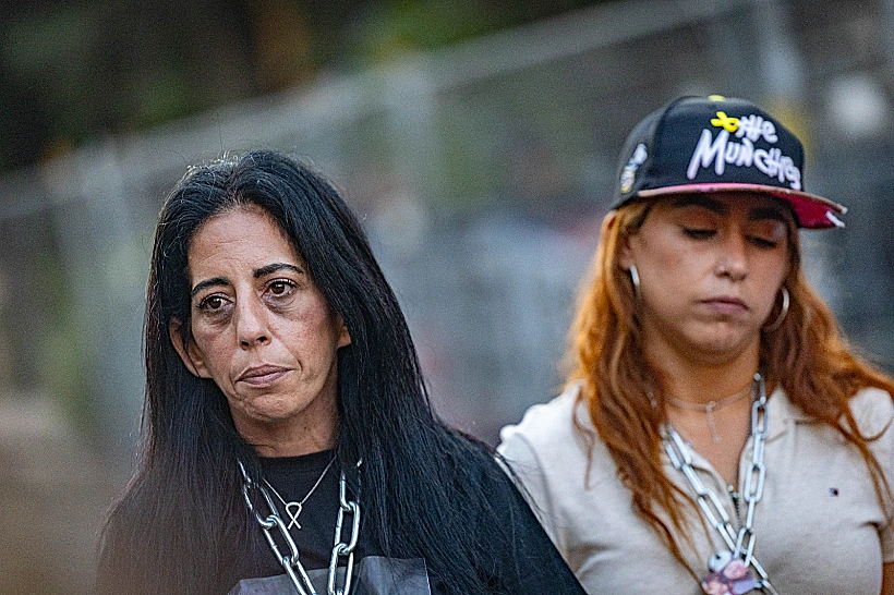 עינב צנגאוקר ואילנה גריצווסקי מול מעון רה"מ