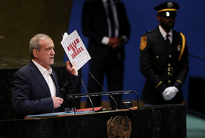 נשיא איראן מסעוד פזשכיאן נואם בעצרת הכללית של האו"ם