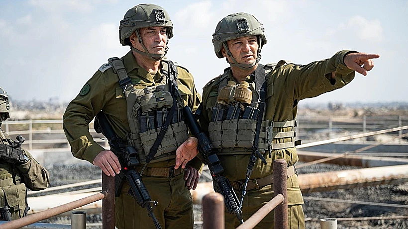 הרמטכ"ל אייל זמיר ואלוף פיקוד הדרום יניב עשור בעיר עזה