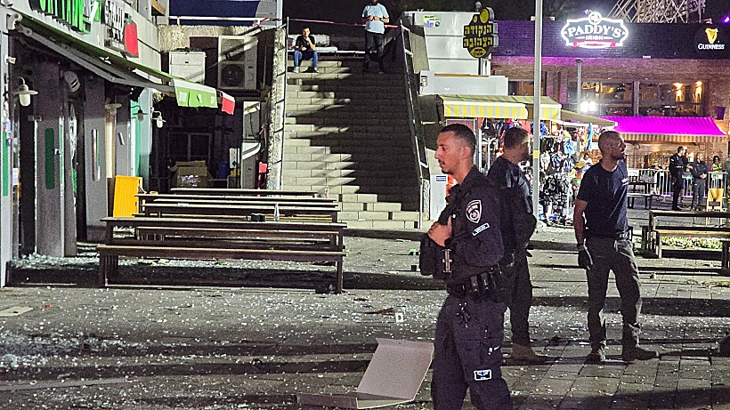 רסיסים בזירת פגיעת הכטב"ם באילת