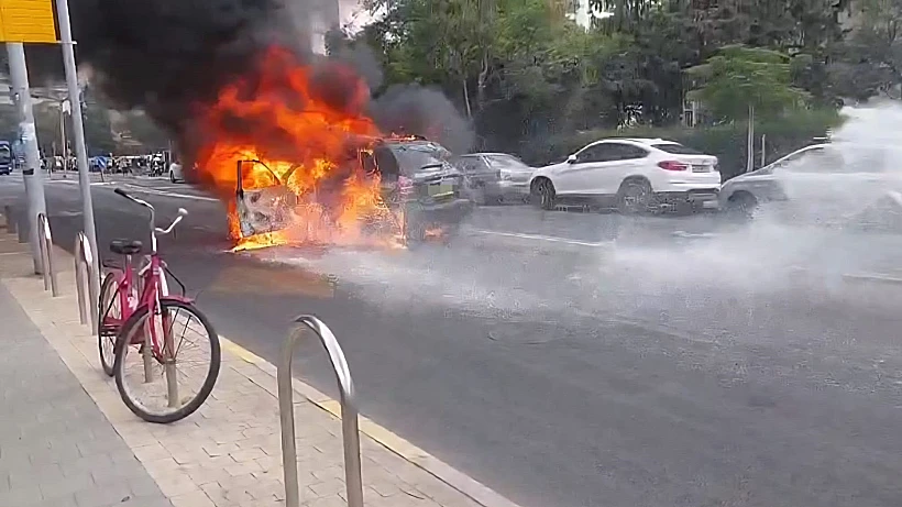 זירת פיצוץ הרכב בתל אביב