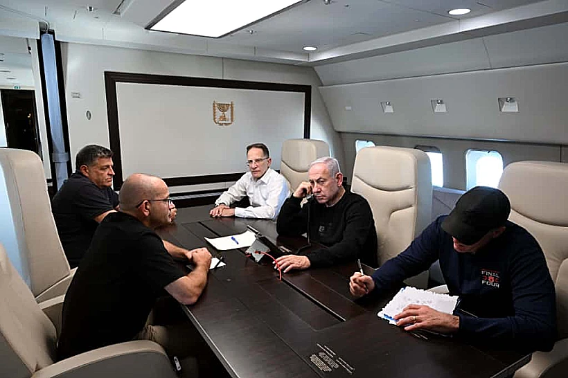 רה"מ נתניהו במטוס "כנף ציון