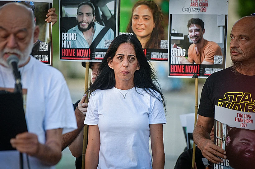 עינב צנגאוקר ומשפחות חטופים