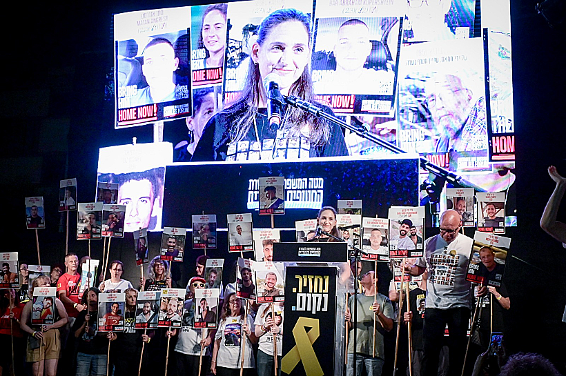 דורון שטיינברכר בכיכר החטופים