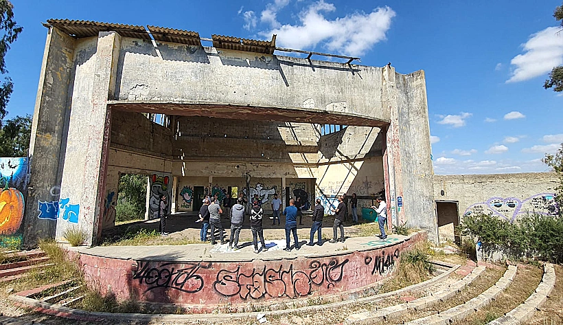 האמפי ביער גברעם לפני השיפוץ