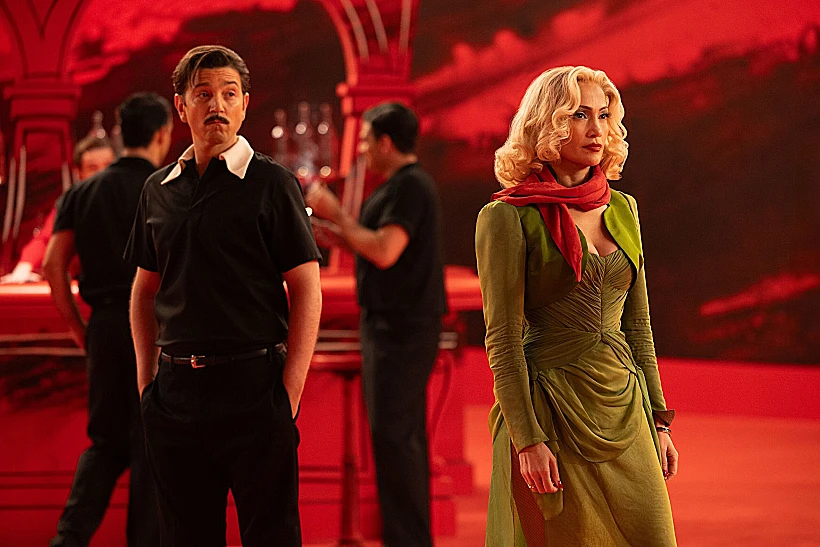 ג'ניפר לופז ודייגו לונה ב"נשיקת אשת העכביש"