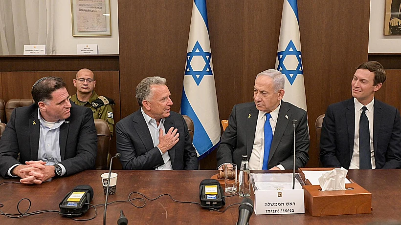 נתניהו ודרמר עם ויטקוף וקושנר בישיבת הממשלה לאישור ההסכם