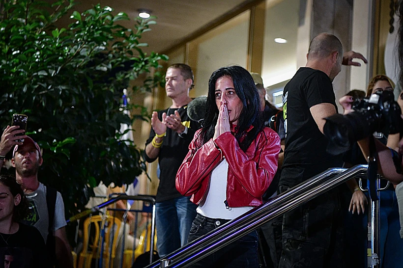 עינב צנגאוקר בכיכר החטופים