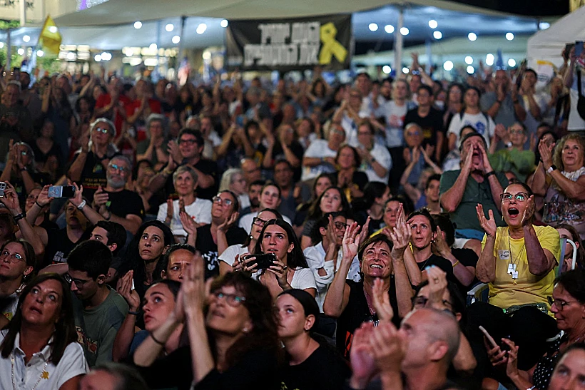 רבבות מפגינים בכיכר החטופים