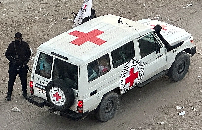 רכב הצלב האדום ברצועת עזה