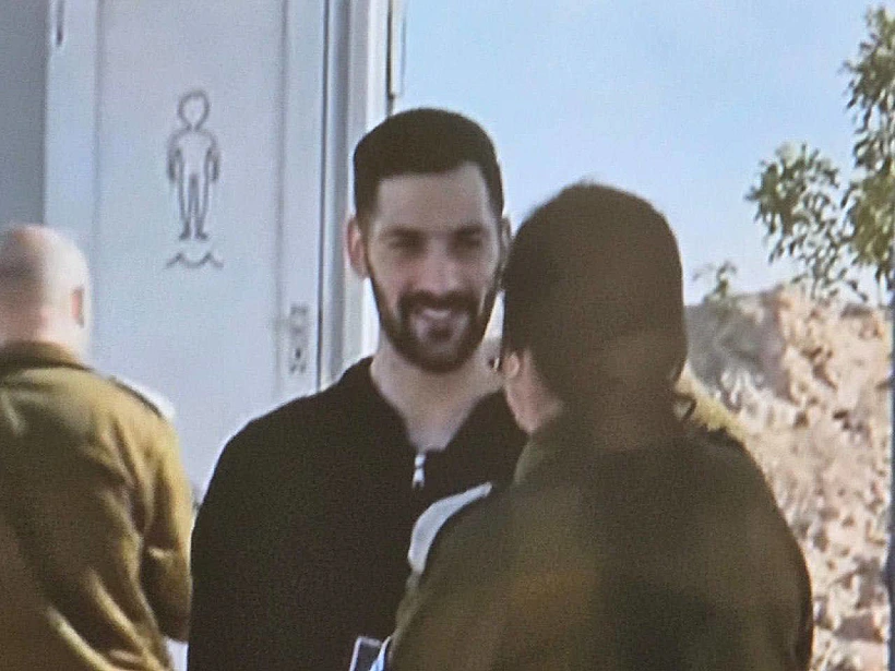 גלי ברמן עם כוחות צה"ל בשטח ישראל