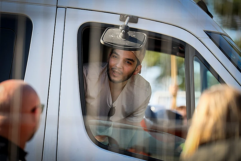 יוסף חיים אוחנה מגיע לבית החולים