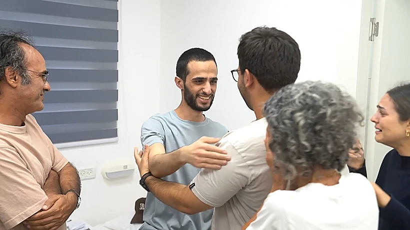 נמרוד כהן במפגש הראשון עם משפחתו ברעים