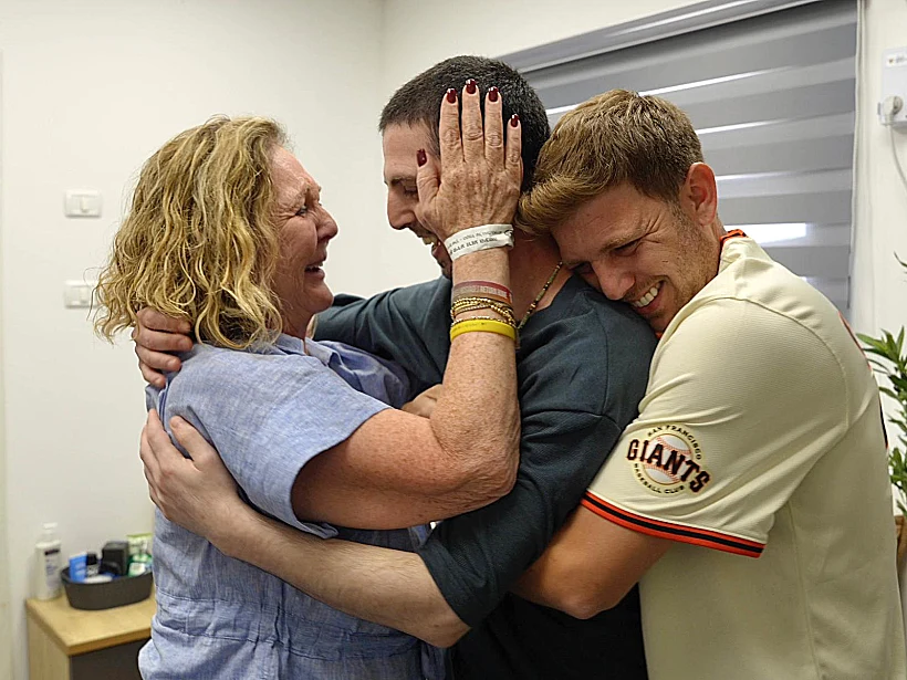 אלקנה בוחבוט במפגש הראשון עם משפחתו ברעים