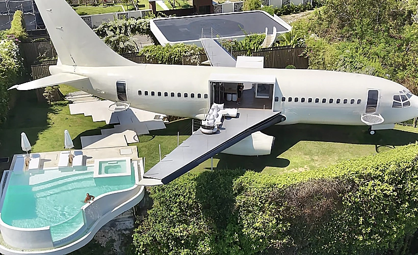 private jet villa מטוס שהוסב לווילה מפנקת עם בריכה בבאלי