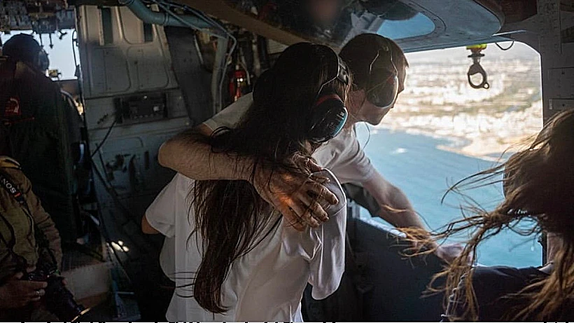 אבינתן אור ונועה ארגמני במסוק