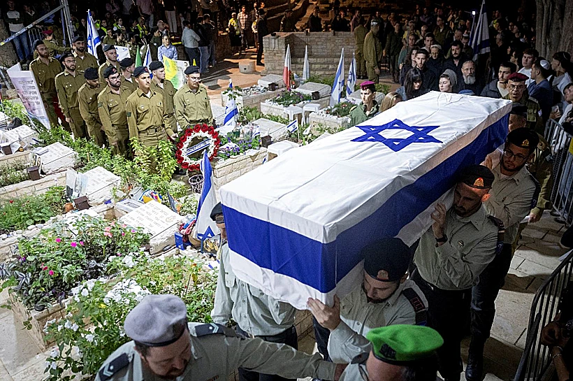 הלווייתו של סרן דניאל פרץ