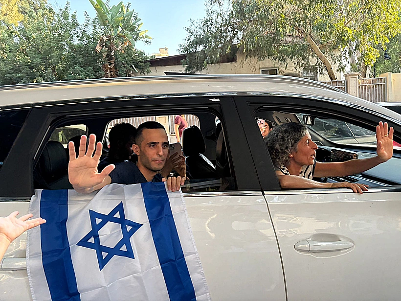 נמרוד כהן שב לביתו ברחובות