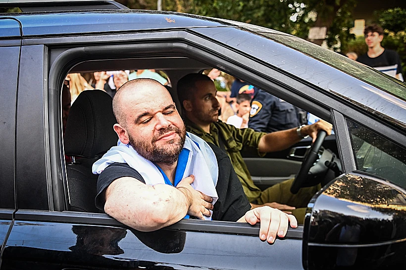 איתן הורן חוזר הביתה