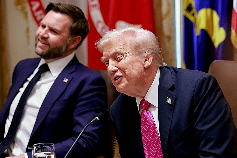 הנשיא טראמפ וסגן הנשיא ג'יי. די. ואנס