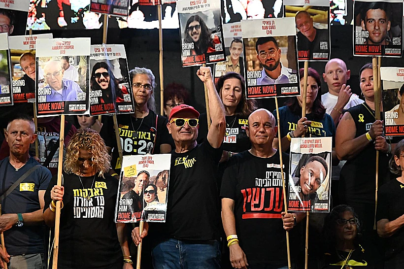 מפגינים בכיכר החטופים