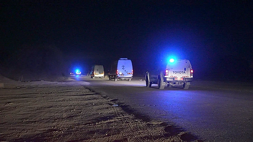 כוחות משטרה מלווים את ארונות החטופים החללים למכון לרפואה משפטית