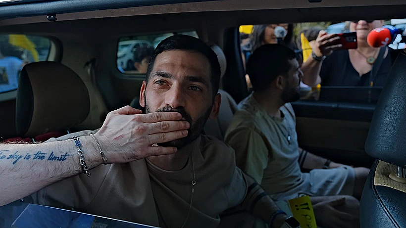 גלי וזיוי חוזרים לקיבוץ בית גוברין