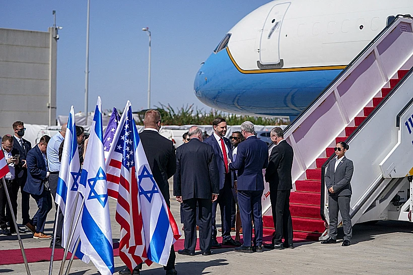 סגן נשיא ארה"ב ג'יי. די. ואנס בנחיתה בנתב"ג