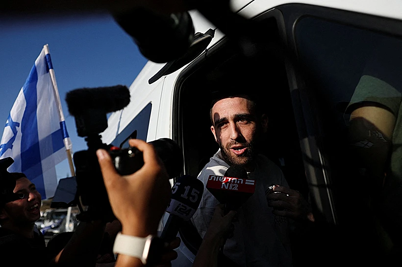 אבינתן אור חוזר לביתו בשילה