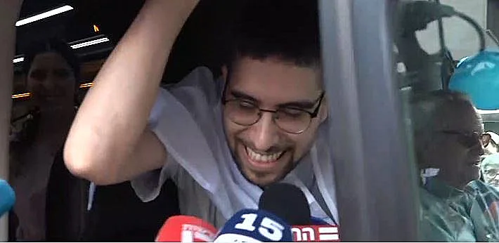 אביתר דוד חוזר הביתה