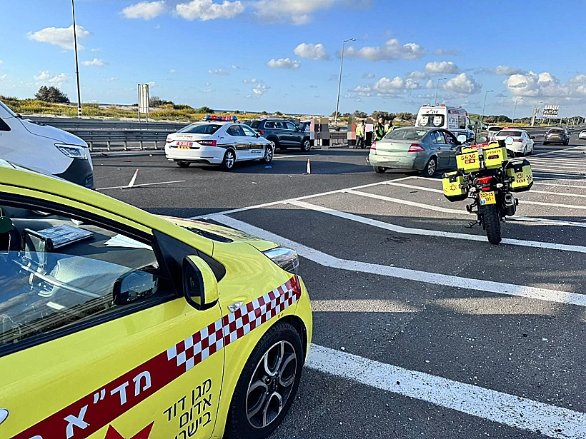 אמבולנס בכביש החוף