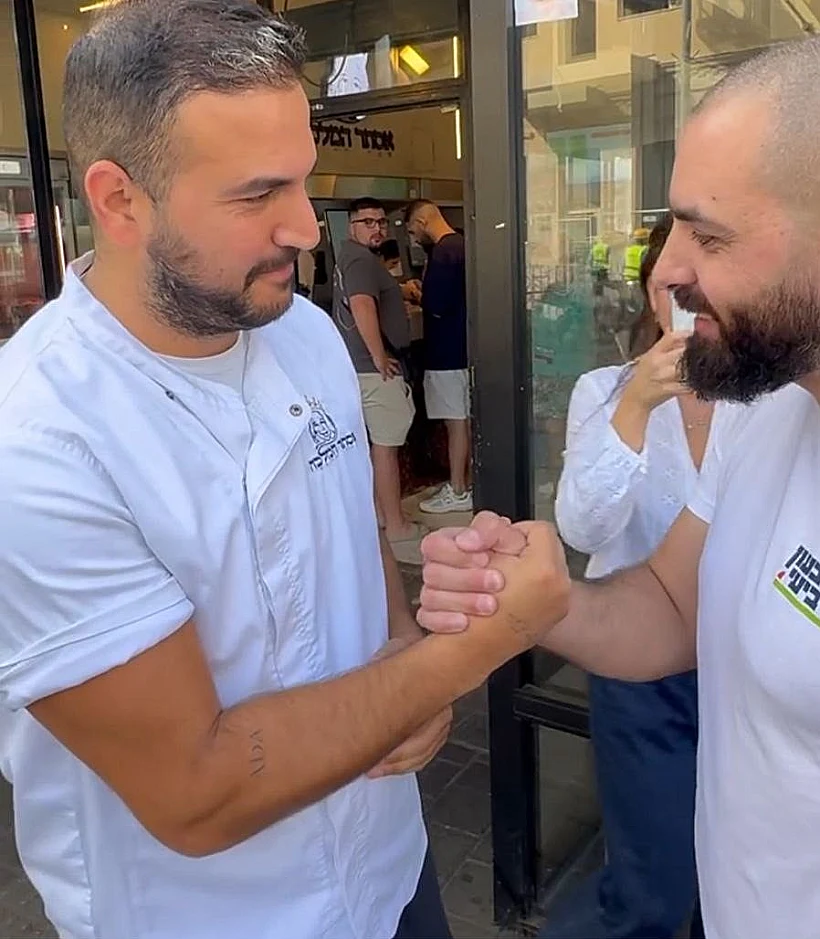 מאץ' עבד בהפגנה