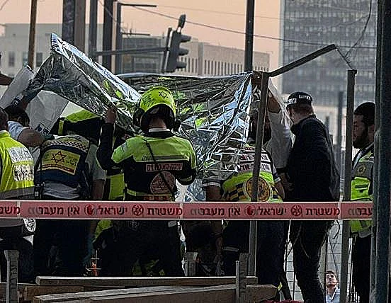 זירת האסון בעצרת בירושלים: בן 15 נפל אל מותו מגובה