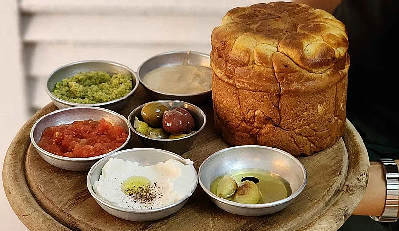 בית הקפה "גולדה בחצר