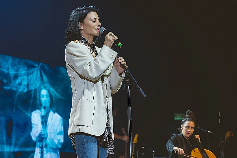 נינט טייב במופע המחווה לחוה אלברשטיין