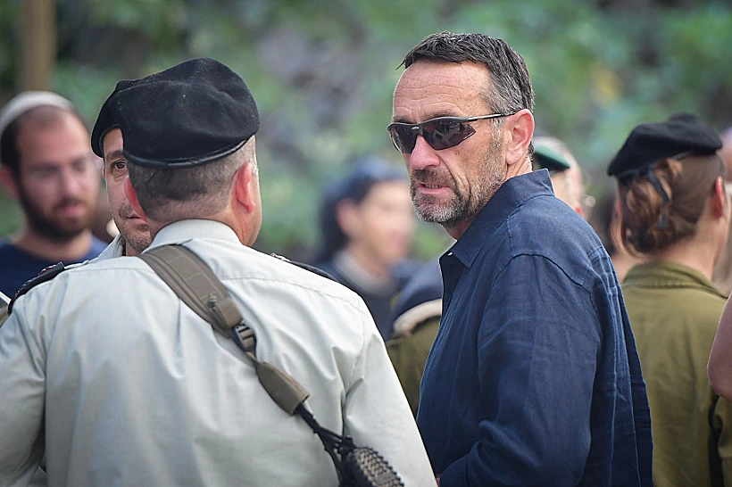 הרמטכ"ל לשעבר הרצי הלוי בהלווייתו של עוז דניאל