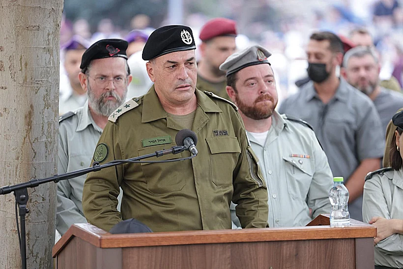 הרמטכ"ל אייל זמיר בהלווייתו של סגן הדר גולדין