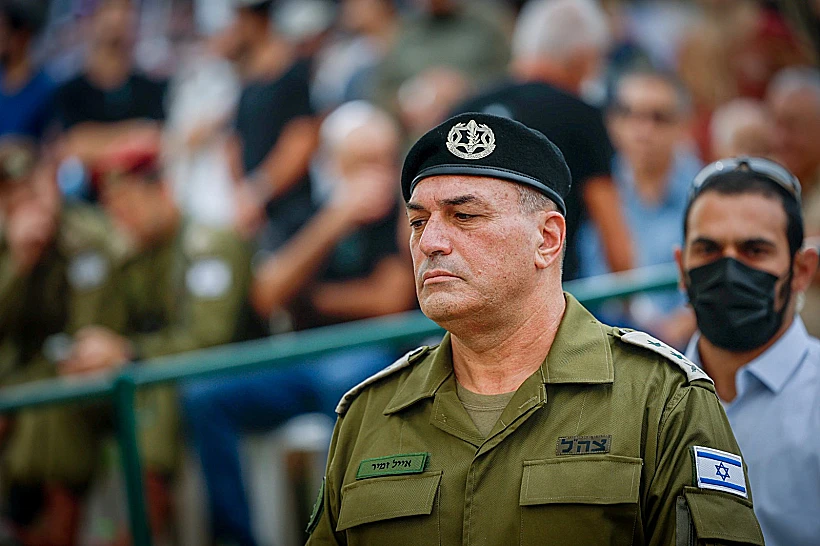 הרמטכ"ל אייל זמיר בהלווייתו של סגן הדר גולדין