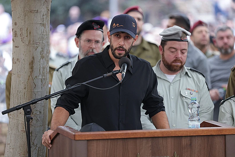 עידן עמדי בהלווייתו של הדר גולדין