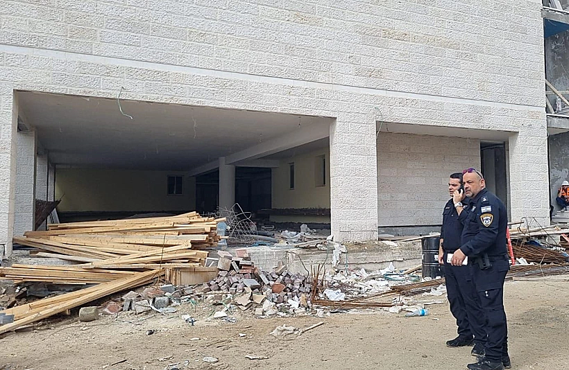 קריסת גג קרוואן בבית שמש