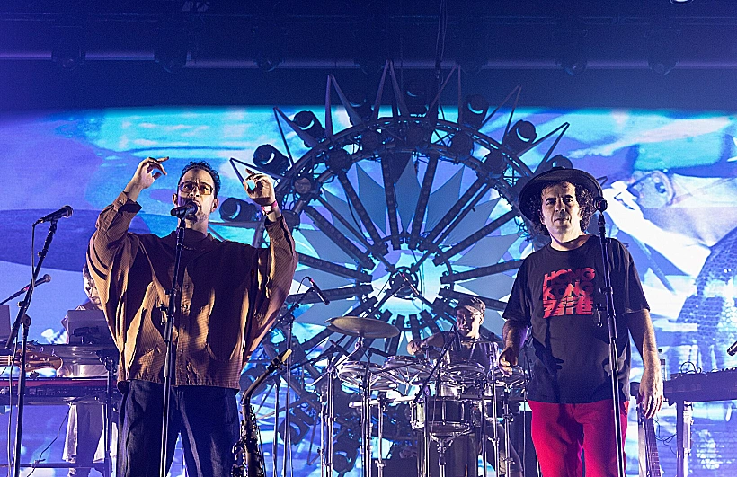 כנסיית השכל וגלעד כהנא במופע "The Mind Church"