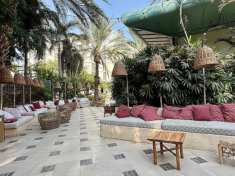 הגן במלון אואזיס ספא קלאב ים המלח