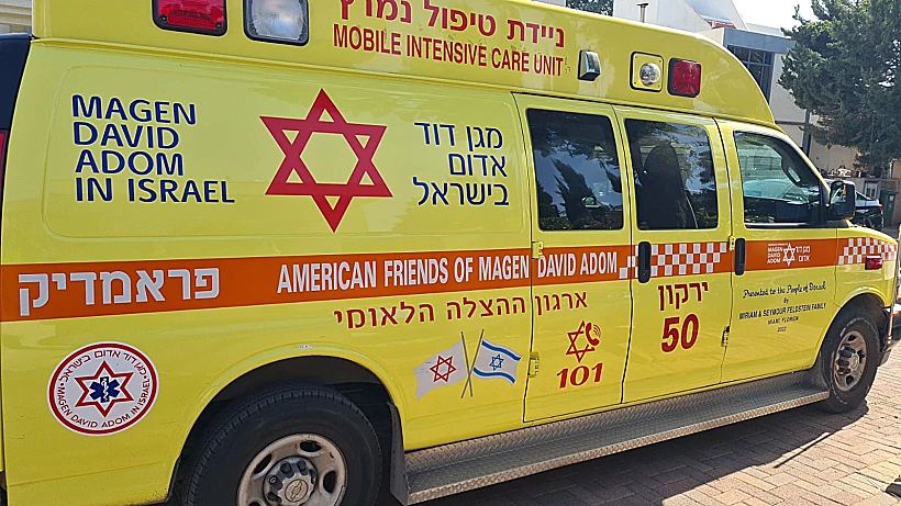 אמבולנס בזירת התאונה במושב שער אפרים שבשרון