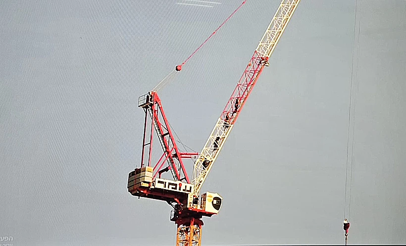 הנער שאותר על משקולת עגורן בירושלים