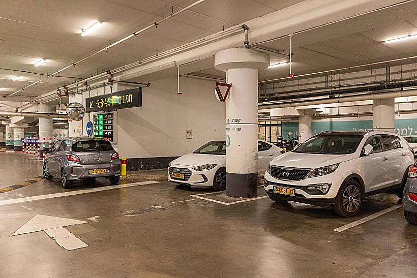 חניון תת-קרקעי בקניון ראשונים בראשון לציון