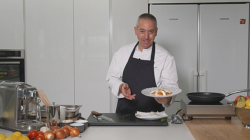 שף גולן ישראלי בצילומי התוכנית "משחיק השף עד 100 ש"ח"