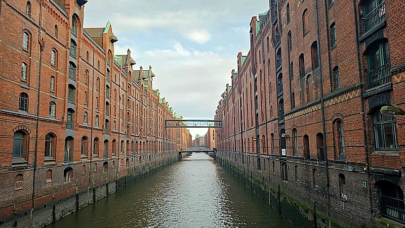 "עיר המחסנים