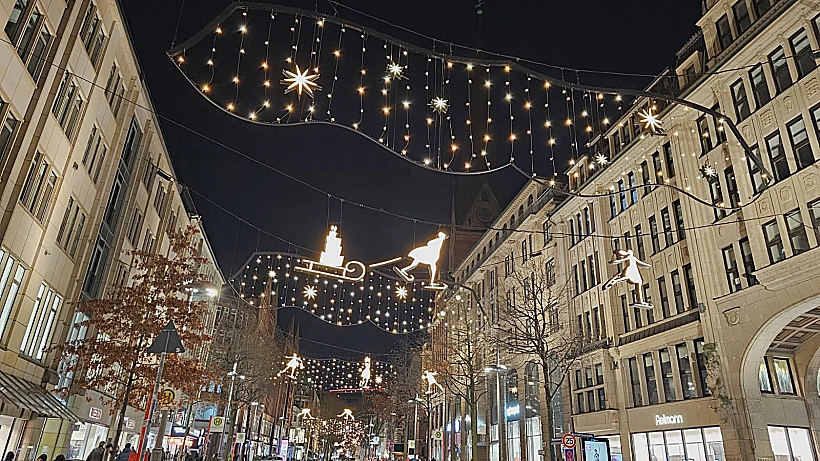 המבורג מנצנצת בכריסמס